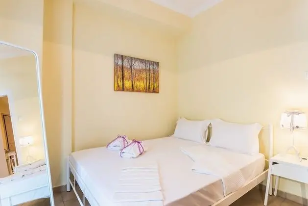 Elegant Koukaki Studio by Cloudkeys