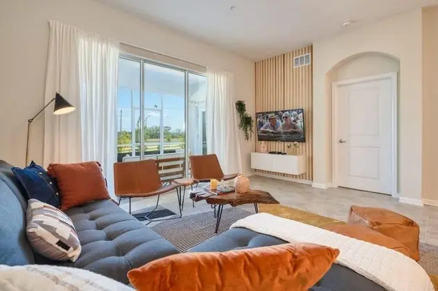 Elegant and Modern Home Near Disney