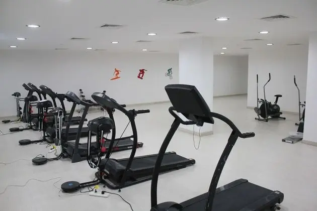 Elegant Modern & Style Hillview Balcony - Fitness