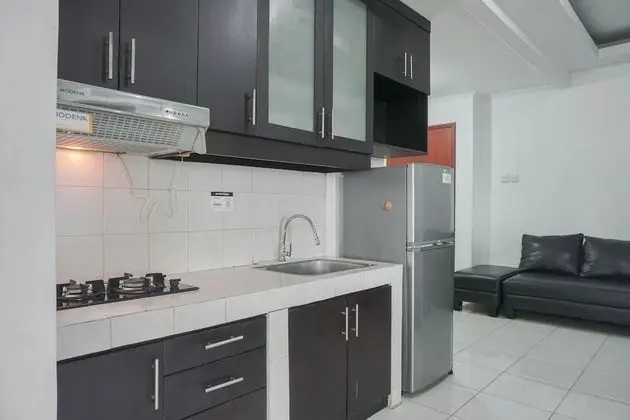 Elegant and Nice 2BR at Sudirman Park Apartment - Mutfak