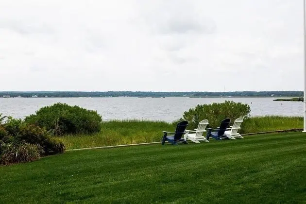 Elegant North Fork Beach Front w Heated Pool 90 min NYC
