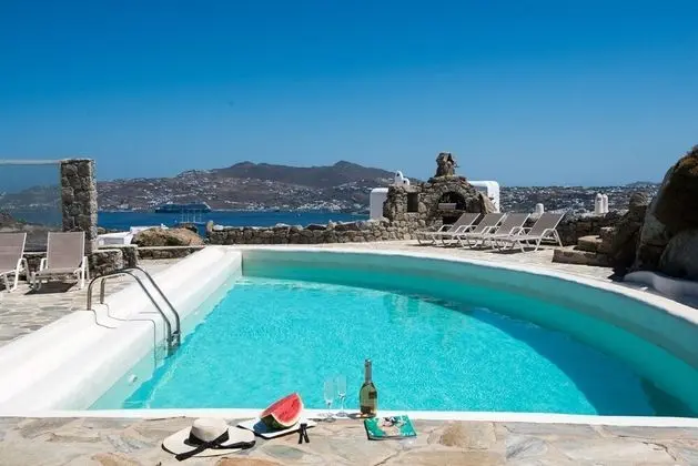 Elegant villa with ocean views & 2 pools - Dış Mekan