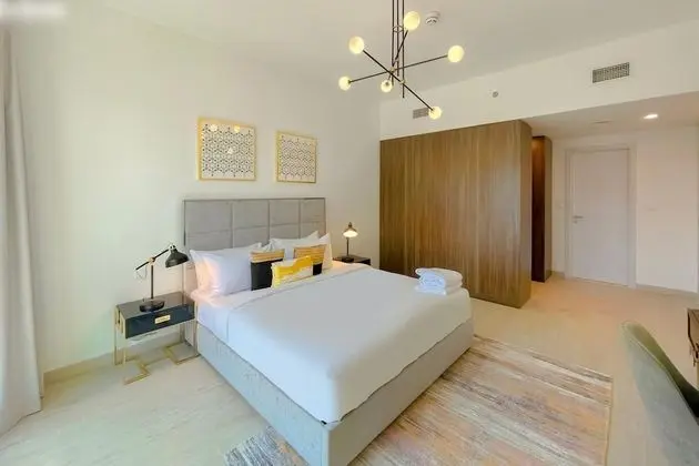 Elegant Pool View 2BR Apartment - Oda