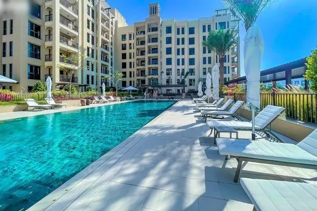 Elegant Pool View 2BR Apartment - Oda
