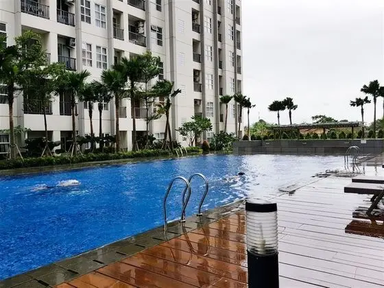 Elegant and Spacious 1BR Saveria Apartment near ICE BSD - Havuz