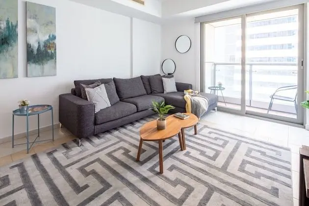 Elegant and Spacious 2BR w/ Sea Views in Marina! - İç Mekan