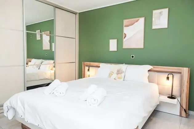 Elegant & Spacious Apt. with Sea View - Oda