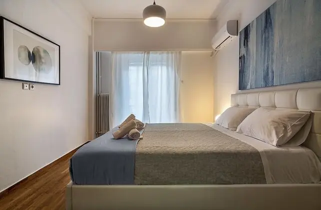 Elegant spacious & minimalist Apt balcony