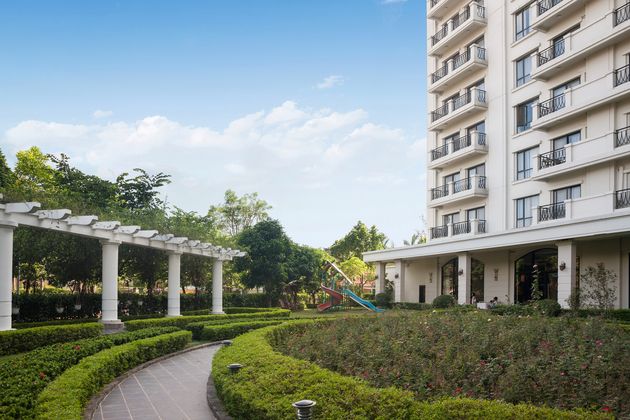 Elegant Suites Westlake									