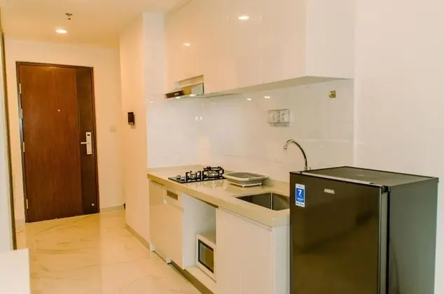 Elegant And Tidy 2Br At Sky House Bsd Apartment - Mutfak