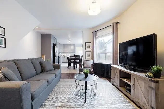 Elegantly Appointed Detached House in the Central City - Öne Çıkan Resim