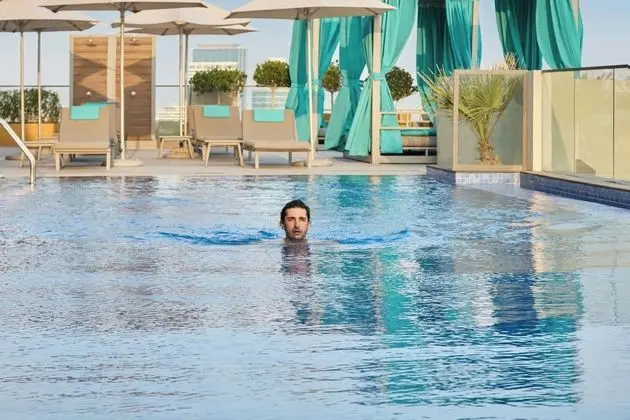 Element Al Jaddaf, Dubai - Havuz
