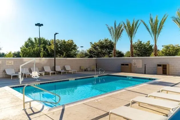 Element by Marriott Sacramento Airport - Havuz