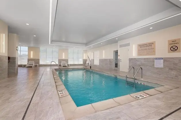 Element New York Wood Ridge, a Marriott Hotel - Havuz