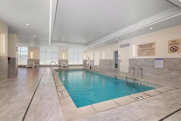Element New York Wood Ridge, a Marriott Hotel - Havuz