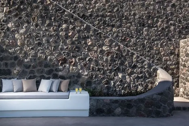 Elements of Caldera Suites - Lobi