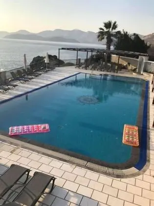 Elena Apartments - Havuz