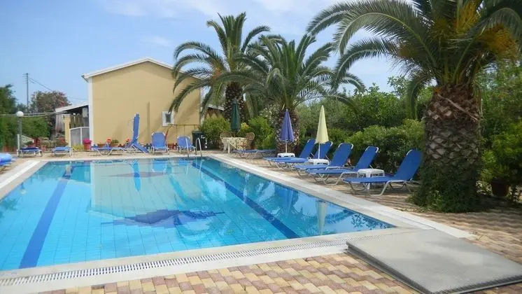 Eleni Family Apartments - Havuz