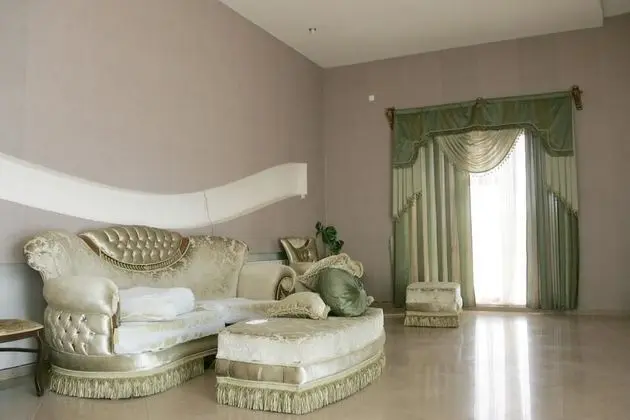 Hotel Eleon