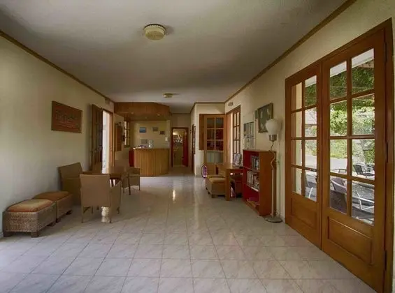 Eleonas Apartments - Lobi
