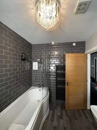 Elephant & Castle - Genel