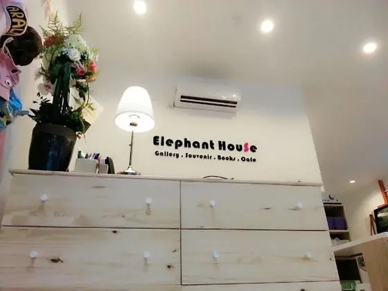 Elephant House Boutique Hotel - Lobi