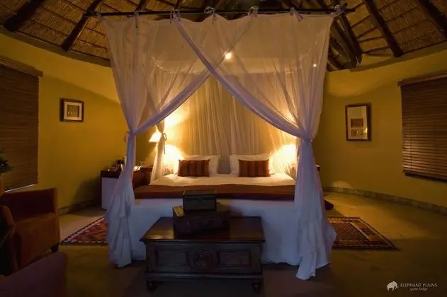 Elephant Plains Game Lodge - Oda