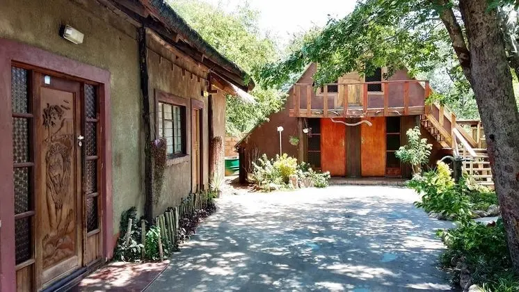 Elephant Trail Guesthouse and Backpackers - Dış Mekan