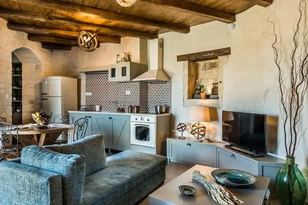 Elevated Peaceful Villa With Private Heated Pool Jacuzzi and Panoramic Views - Oda