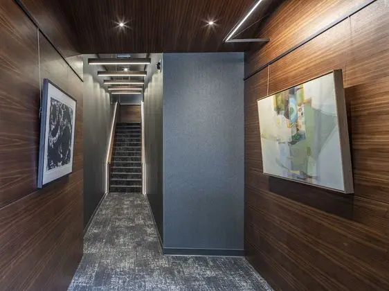 Elevation Lofts Hotel - Lobi
