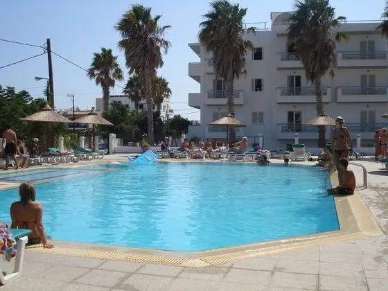 Elga Aparthotel - Havuz