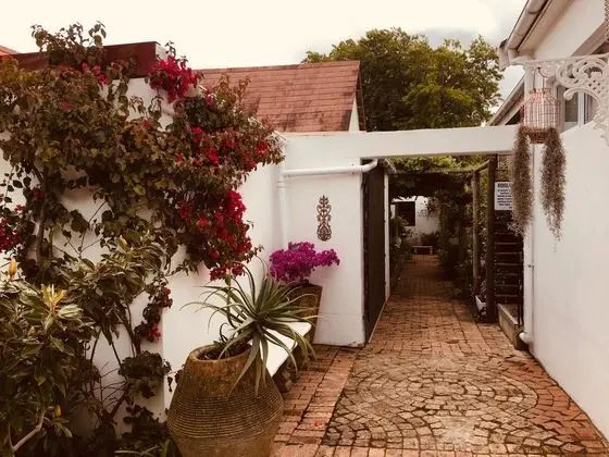 ELGIN VALLEY INN
