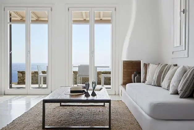 Elia White Residence - Lobi