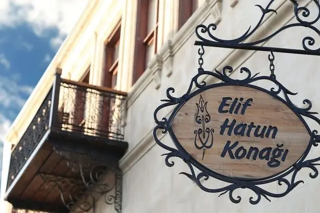 Elif Hatun Konagi - Dış Mekan