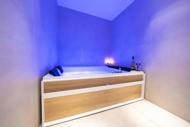 Elite Accommodations & Hydromassage Pool - Spa