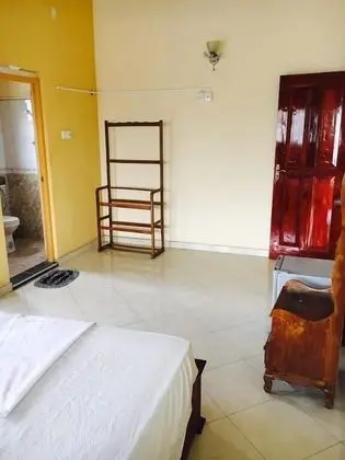 Eliyana Guest House - Oda