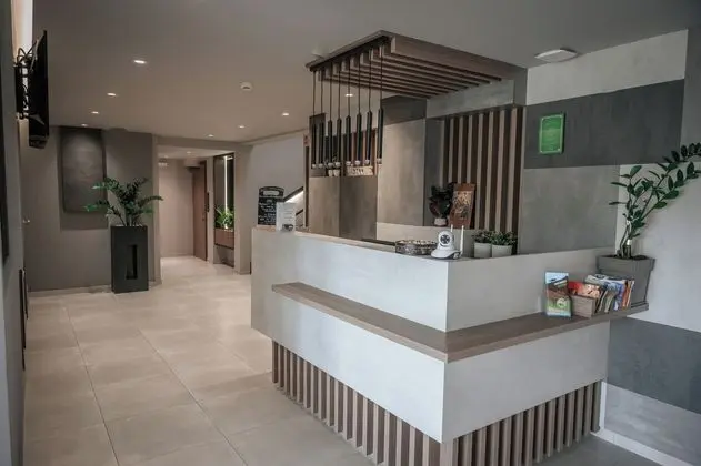 Elizabeth Queen Luxuxy Rooms - Lobi