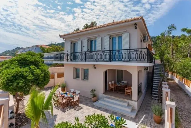 Villa Elizabeth - Seafront Modern Villa - Villa Elizabeth - Seafront Classic Villa