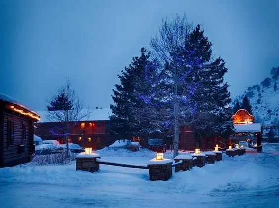 Elk Country Inn