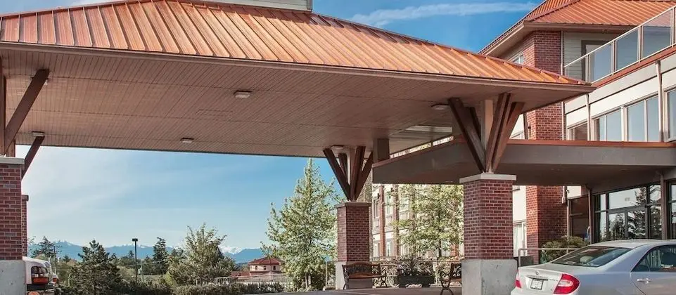Elk Lake Inn Suites Victoria