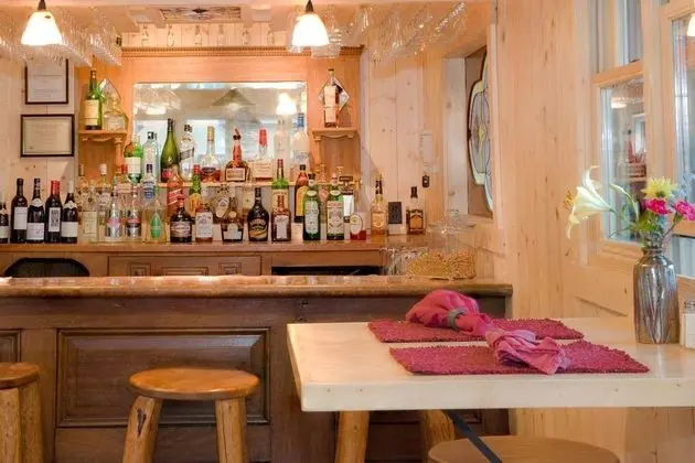 Elk Mountain Lodge