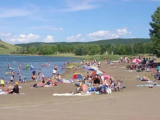 Elkwater Lake Lodge - Plaj