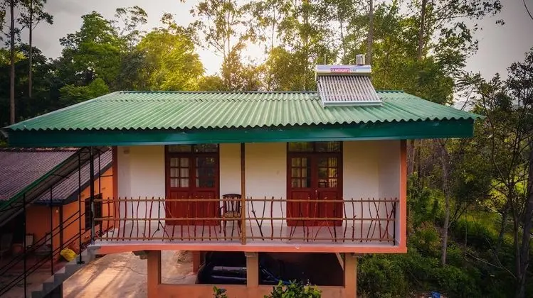 Ëlla Breeze Homestay
