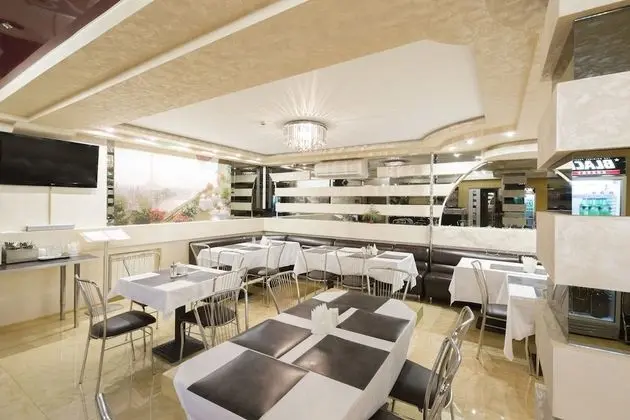 Elle Hotel - Yerinde Yemek
