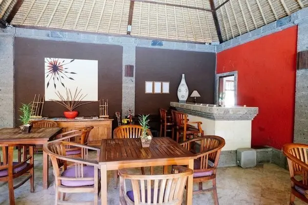 Ellie's Hotel - Dış Mekan