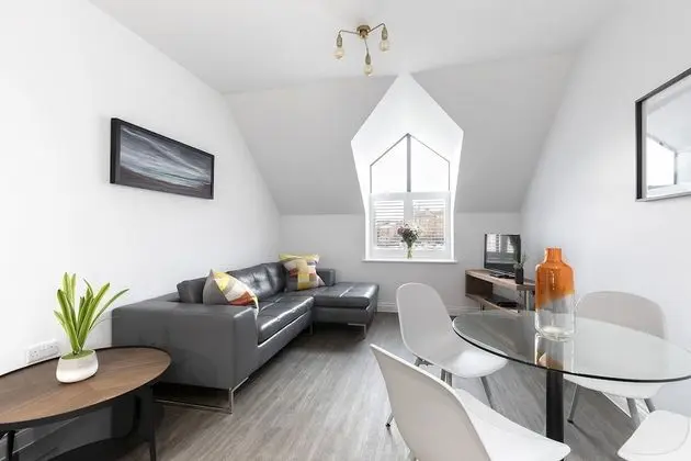 Elliot Oliver - 2 Bedroom Loft Style Apartment In The Docks - Öne Çıkan Resim
