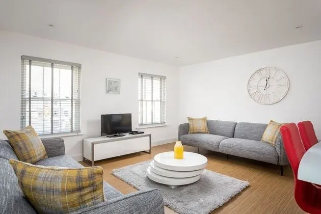 Elliot Oliver - Luxury 3 Bedroom Town Centre Apartment - İç Mekan