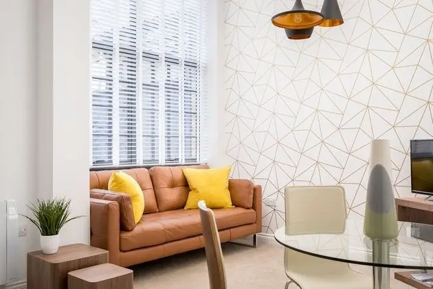 Elliot Oliver - Stylish 2 Bedroom Town Centre Apartment