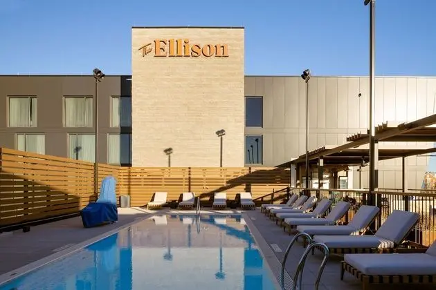 The Ellison, Oklahoma City, a Tribute Portfolio Hotel - Havuz