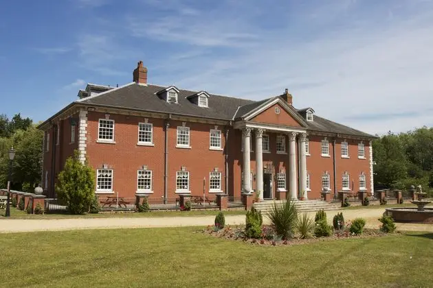 Elme Hall Hotel